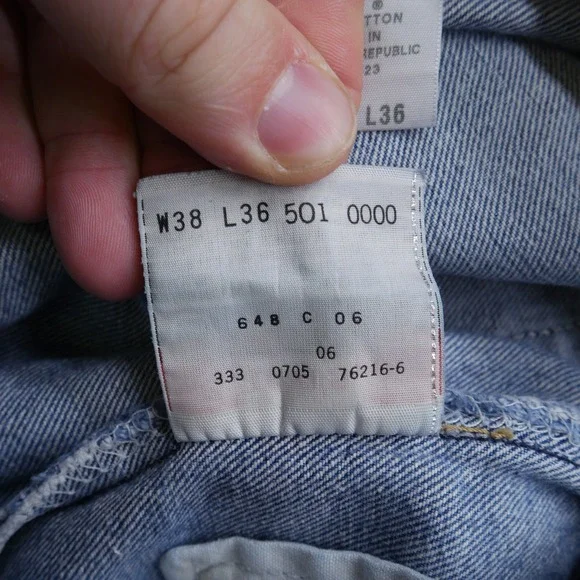 Vintage Levi's 501XX Jeans Mens 36x32 Y2K 2000s Blue Denim Button Fly Distressed